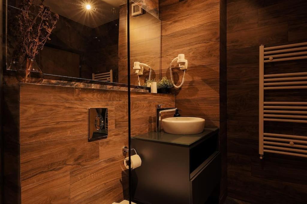 Nest Inn Magic Apartment Cluj-Napoca Esterno foto