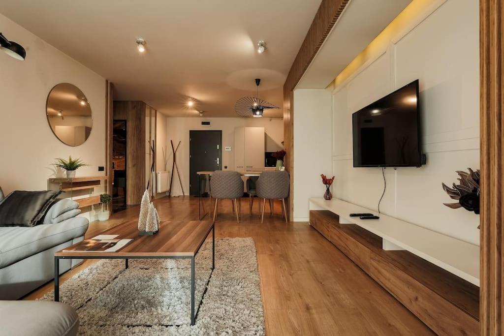 Nest Inn Magic Apartment Cluj-Napoca Esterno foto