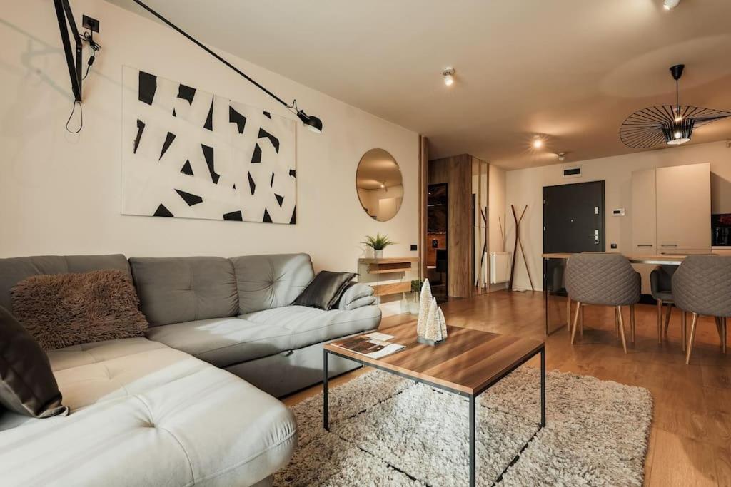 Nest Inn Magic Apartment Cluj-Napoca Esterno foto